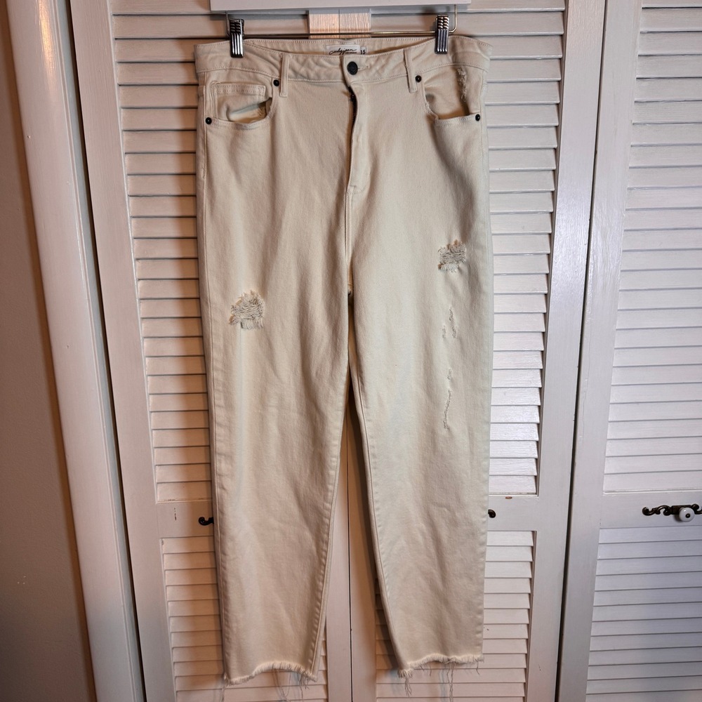 Carly Jean Los Angeles Cream Distressed Boyfriend Jeans Womens‎ Size 15